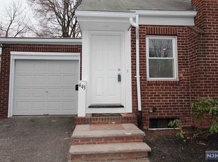4-43 17th St #1X, Fair Lawn, NJ 07410