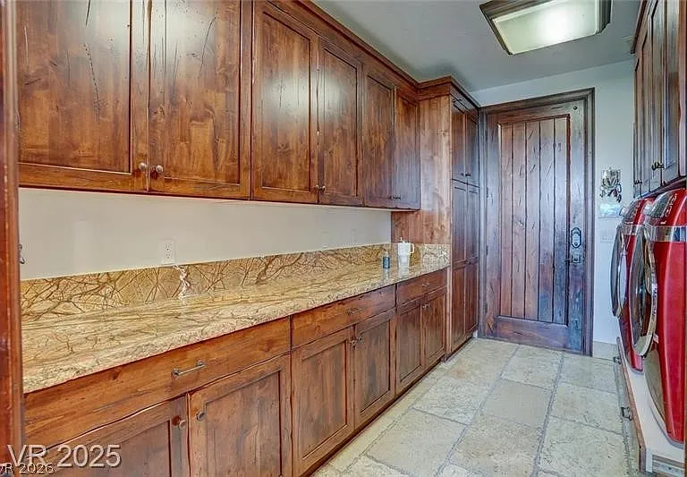 1608 Liege Dr — Photo 33