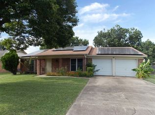 1209 Juniper Ln, Benbrook, TX 76126