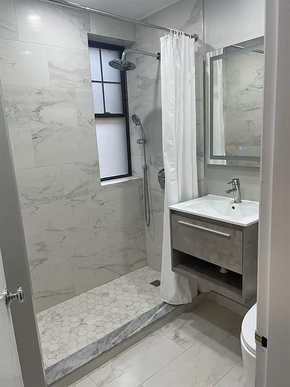 3 bed, 876 sqft, $4,300 — Photo 3