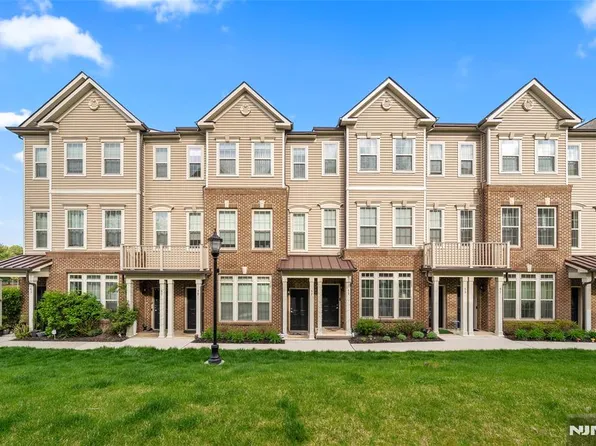 57 Leahy Dr, Wood Ridge, NJ 07075