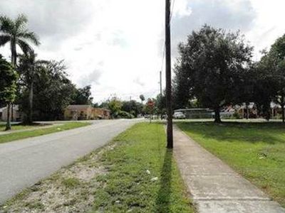 4290 NW 23rd Ct, Miami, FL, 33142