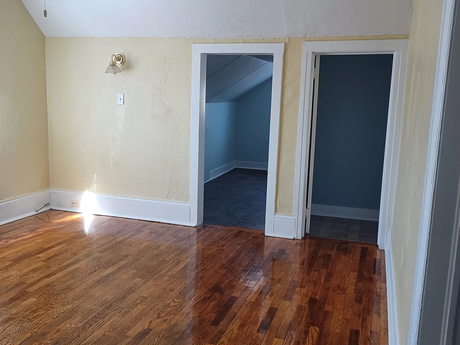 2 bed, 700 sqft, $950 — Photo 1