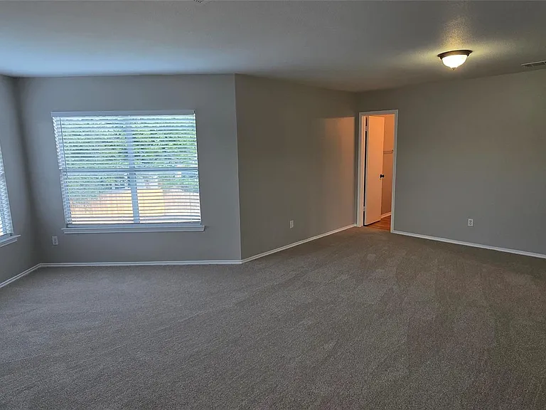3037 Bradford Park Dr — Photo 17