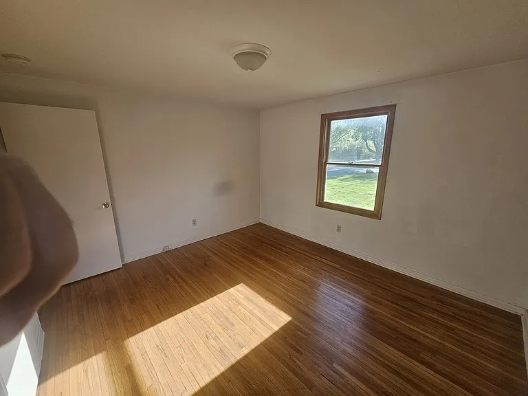 147 Iris Ave #1 — Photo 10