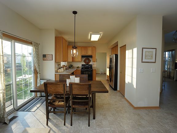 5th image of 9435 Buckingham Dr
