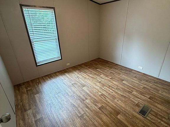 4th image of 942 Hancock Rd