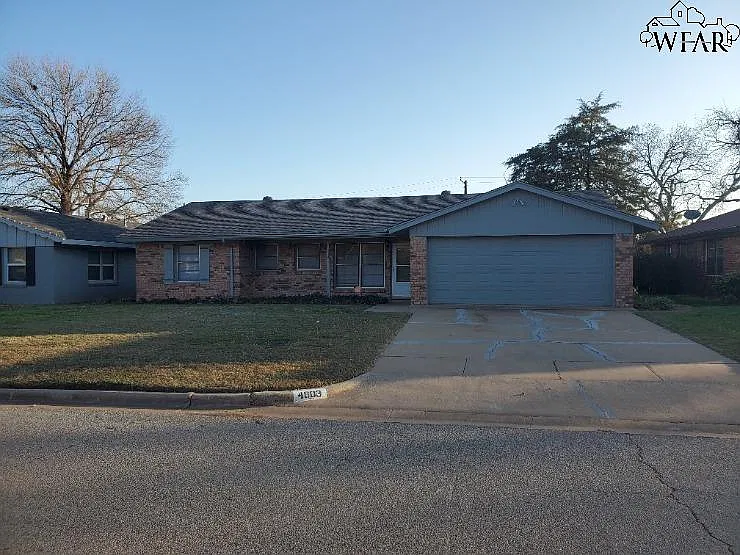 3 bed, 2.0 bath, 1316 sqft, $1,400 — Photo 1