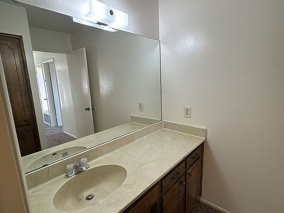 3rd image of 2424-2430 S Sallee St #2426