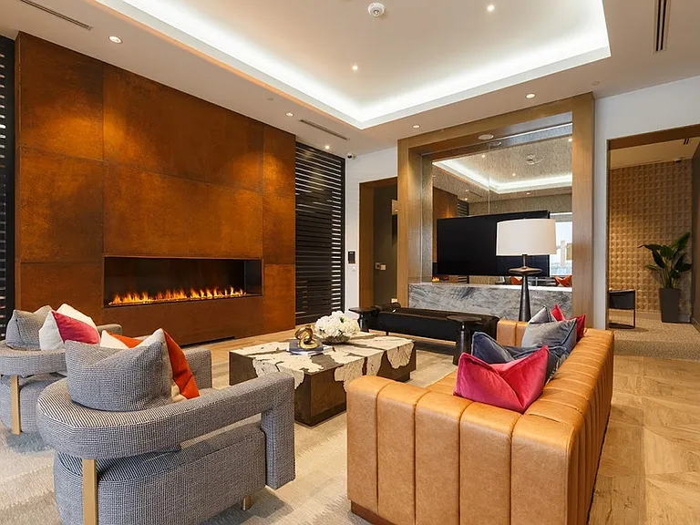 Resident Lounge on 7th Floor Amenity Deck