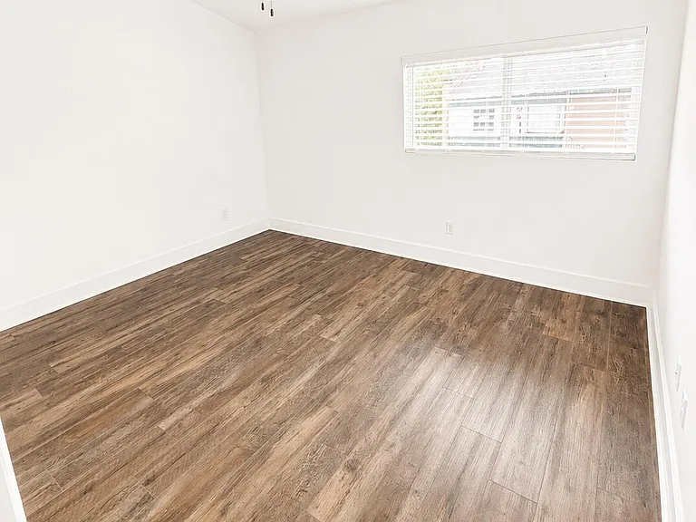 113 Highland Park Ln — Photo 5