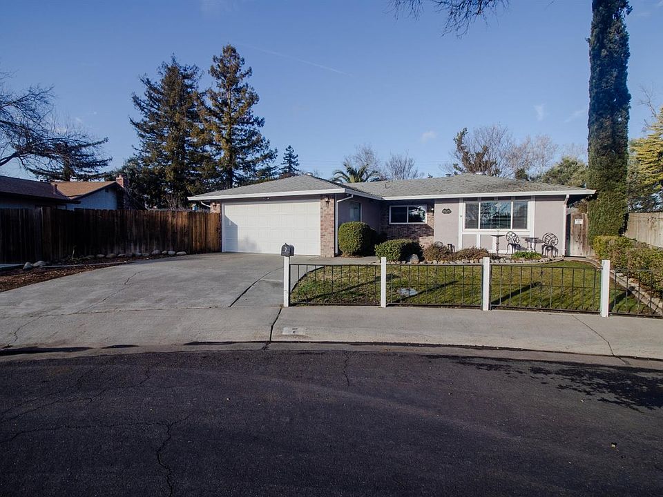 1st image of 7 Abbey Ct