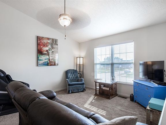 4th image of 10423 Canberra Dr