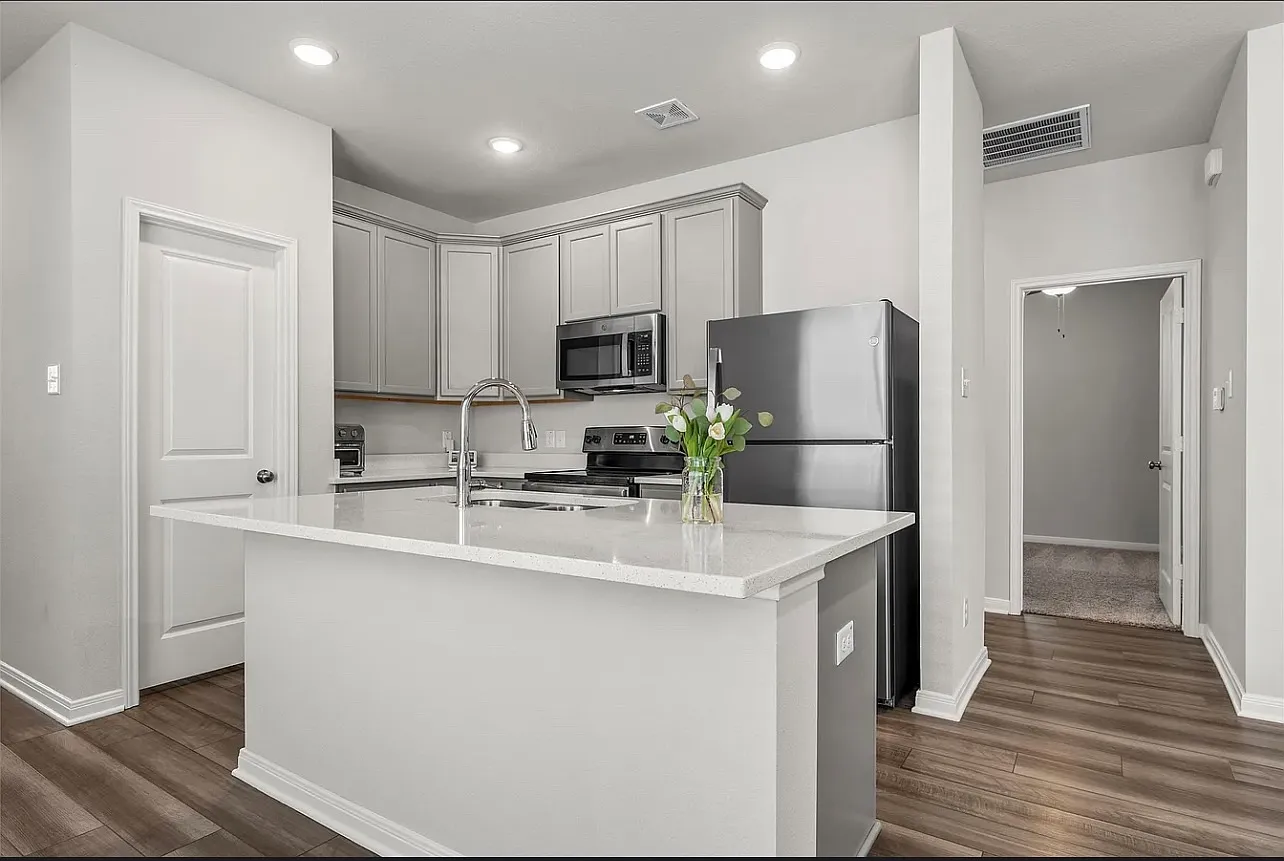 3 bed, 1478 sqft, $2,550 — Photo 4