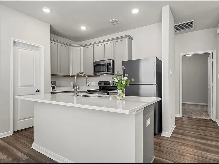 1613 Elise Ave — Photo 4