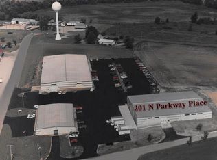 201 Parkway Pl, Cromwell, IN 46732