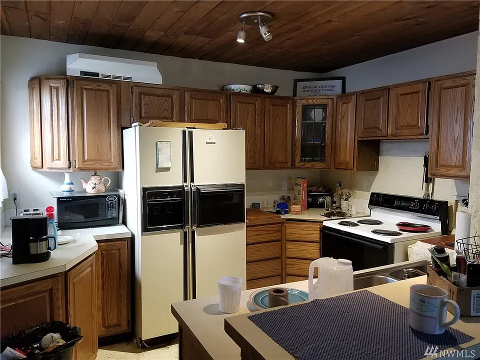 UNIT A - kitchen