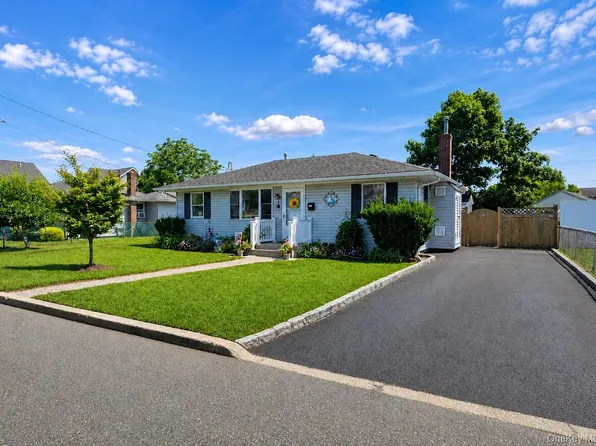 8 Harrison Street, Patchogue, NY 11772