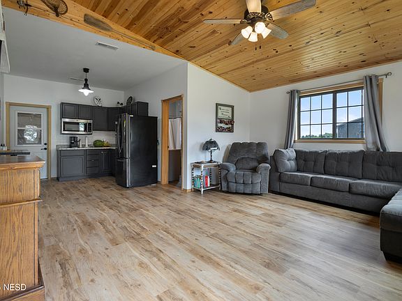 3rd image of 48057 Oak Bay Dr