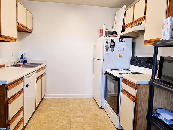 3rd image of 3309 Bridges Street #24