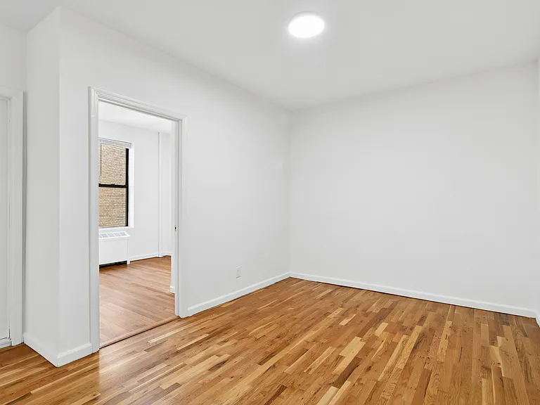 920 Riverside Dr #34 — Photo 4