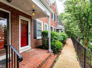 2822 S Buchanan St, Arlington, VA 22206
