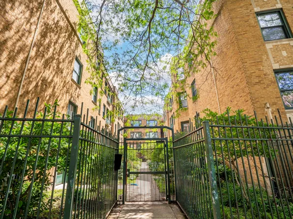 7025 N Sheridan Rd APT 1N, Chicago, IL 60626