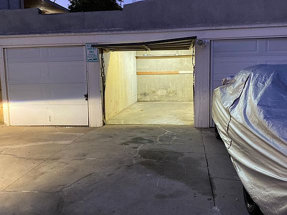 Parking space as well as exclusive garage/storage area