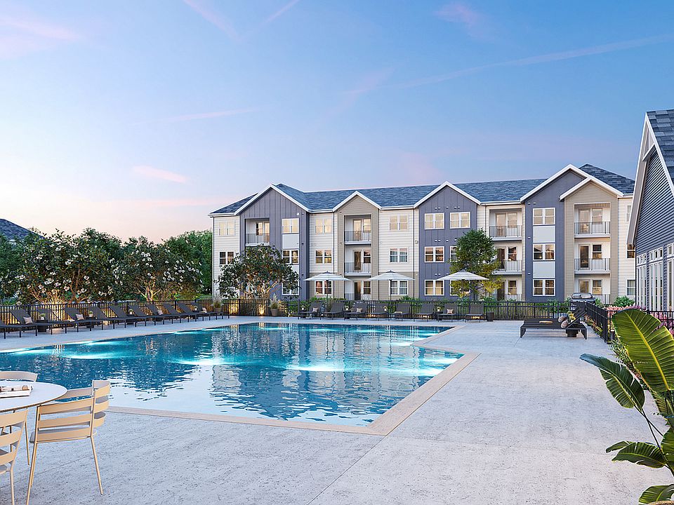 Swimming Pool and Sun Deck