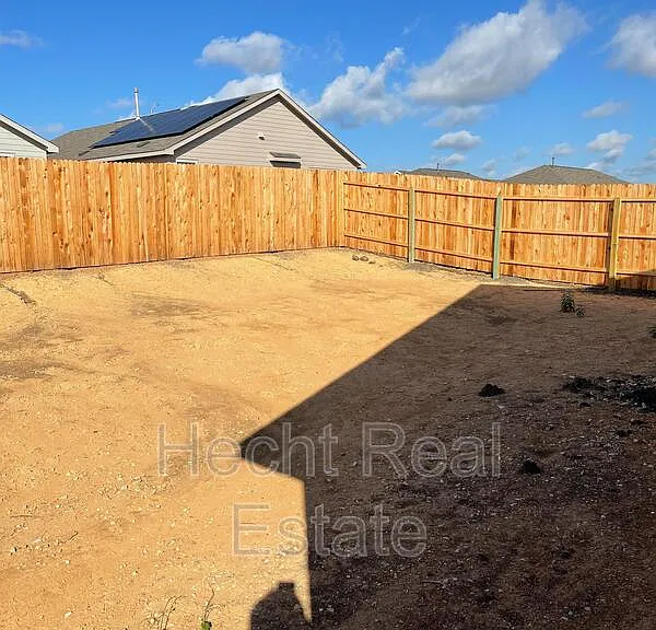 2906 Green Finch — Photo 9