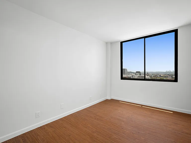 343 Pioneer Dr #1703 — Photo 26