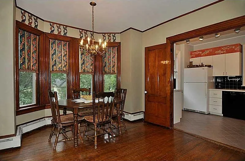 3 bed, 1300 sqft, $866 — Photo 3