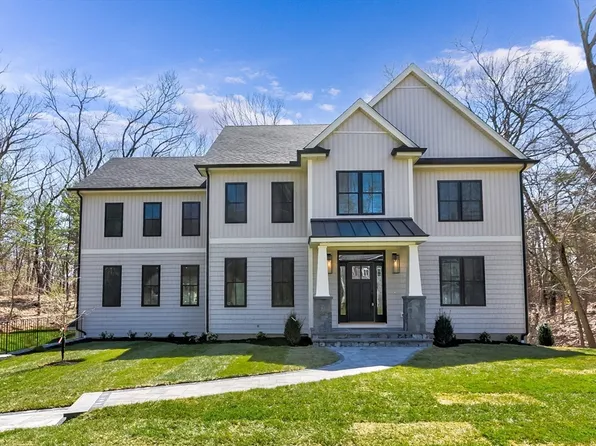 114 Forest St, Reading, MA 01867