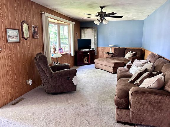 2nd image of 4 Geneske Ct