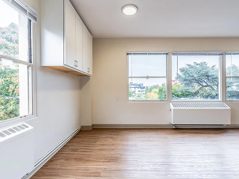 The Queensborough Apartments — Photo 46