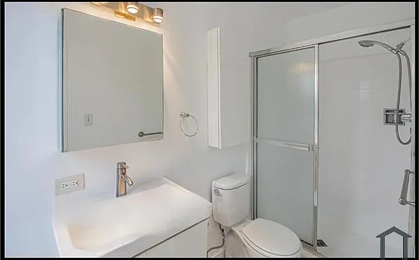 1327 N Laurel Ave #11 — Photo 8