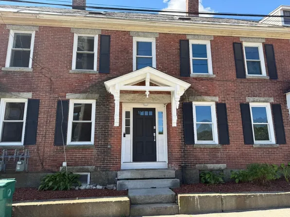62-A/D Grove St, Fitchburg, MA 01420