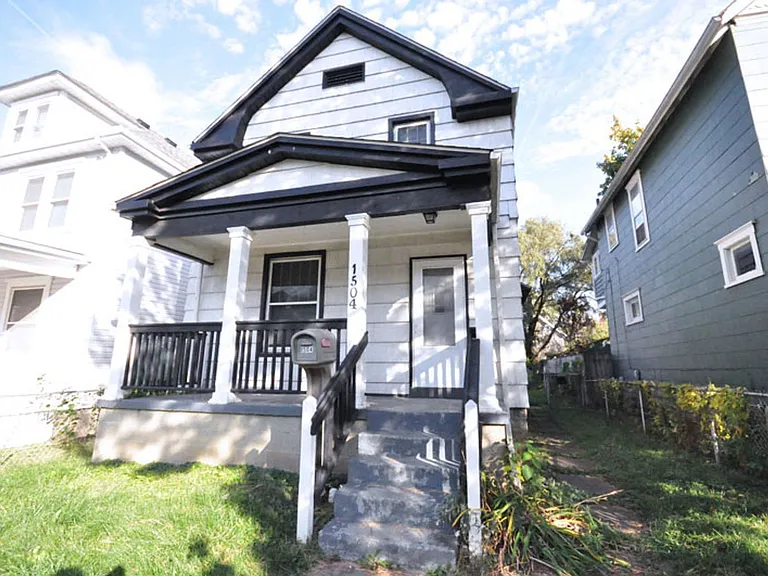 1504 Hamlet St — Photo 1