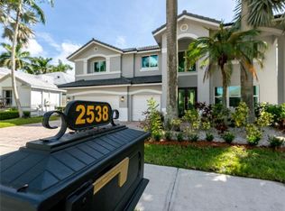 2538 Hunters Run Way, Fort Lauderdale, FL 33327