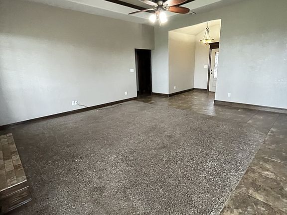 3rd image of 48 NE Creekside Dr