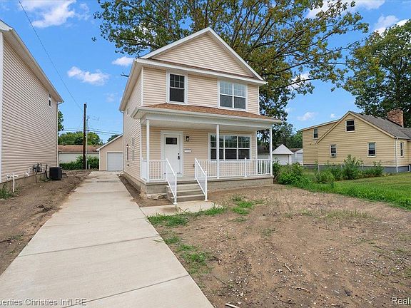 2nd image of 27824 Groveland St