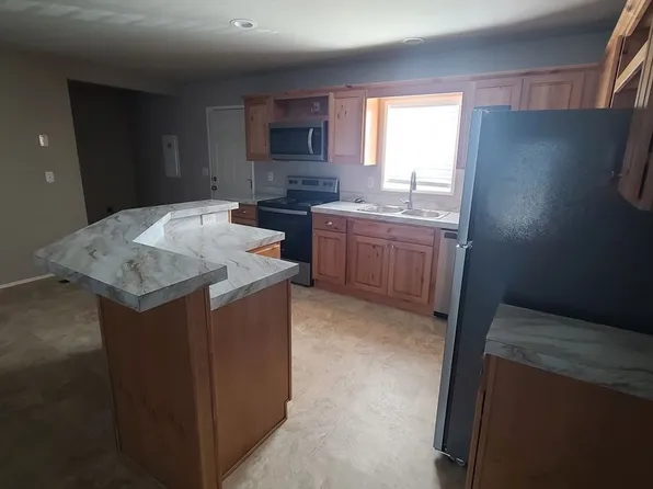 860 SE Fir Villa Rd, Dallas, OR 97338