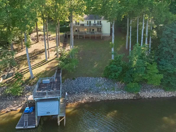 1650 Crafts Church Rd, Glade Hill, VA 24092