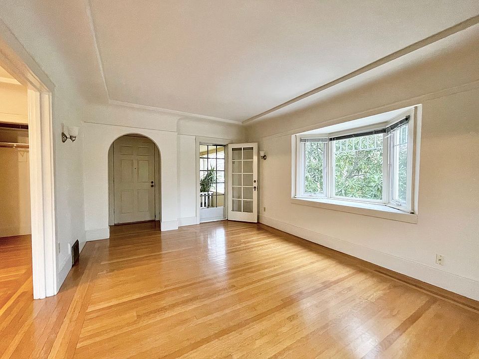 1st image of 928 27th St APT 3