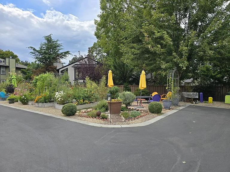 3721 W Catalpa Dr — Photo 17