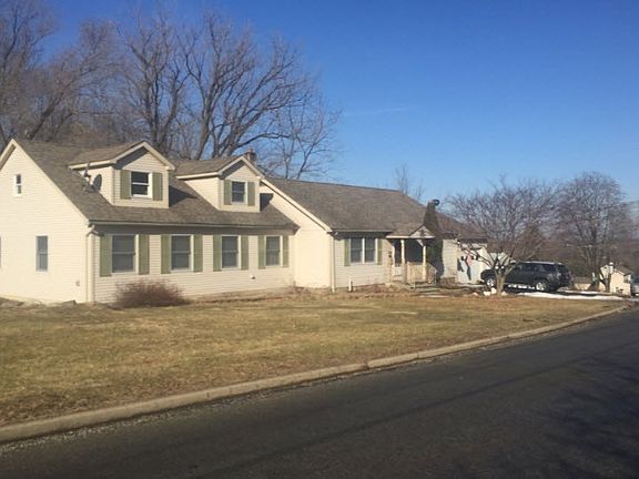 2nd image of 52 Edison Ave