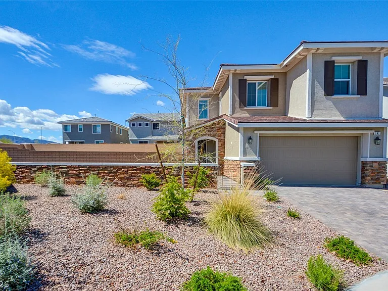141 Neverland Ave — Photo 1