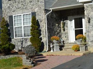 54 Bay Hill Blvd, Monroe, NJ 08831