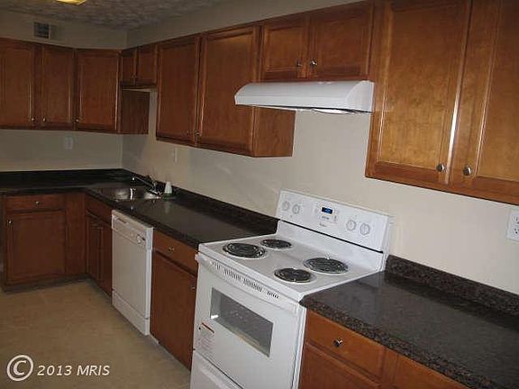 3rd image of 1228 Wilshire Dr