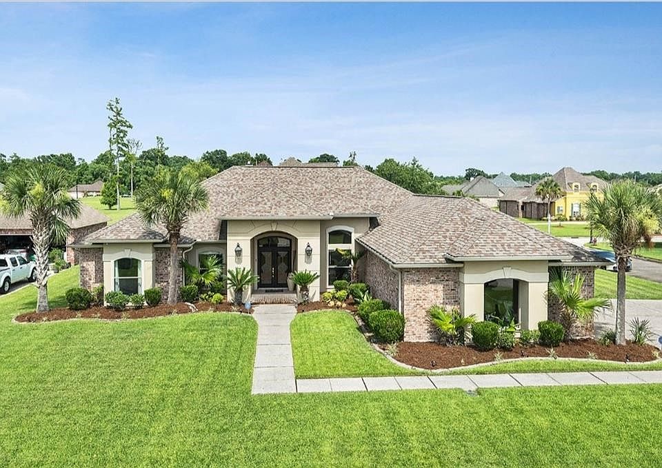 1st image of 200 River Valley Ct